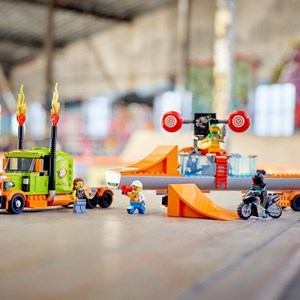 اسباب بازی لگو سیتی کامیون نمایشی و بلدکاری 420 قطعه مدل Stunt Show Truck - 60294 Building Kit_اسباب بازی لگو