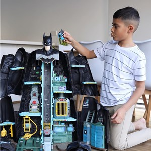 اسباب بازی اکشن فیگور غار مخفی 2 در 1 بتمن مدل Spin Master - DC Comics - Bat Tech Batcave, Giant Transforming Playset with Exclusive Batman Figure and Accessories _اسباب بازی اکشن فیگور