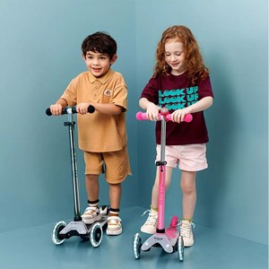 اسکوتر مینی دلوکس نئوکروم با بدنه شفاف و چرخ های چراغ دار مدل Micro - Mini Scooter Deluxe Flux Neochrome LED - Pink _اسکوتر