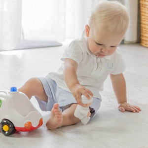 اسباب بازی ماشین آمبولانس با دکتر تولو مدل89897 Tolo First Friends Ambulance_اسباب بازی نوزادی