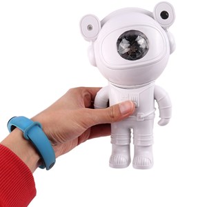 چراغ خواب طرح فضانورد کهکشانی کنترلی و اسپیکر دار بلوتوثی Astronaut Projector Light_اسباب بازی اتاق کودک