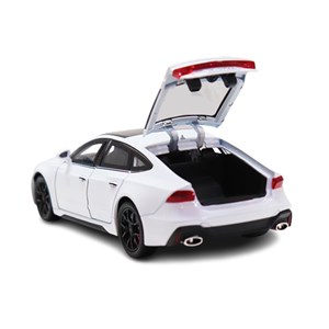 ماشین فلزی آئودی موزیکال با چراغ، کمک‌ فنر و درب‌ های بازشو رنگ سفید_اسباب بازی ماشین