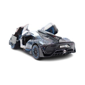 ماشین فلزی بنز موزیکال با چراغ، کمک‌ فنر و درب‌ های بازشو رنگ نقره ای_اسباب بازی ماشین